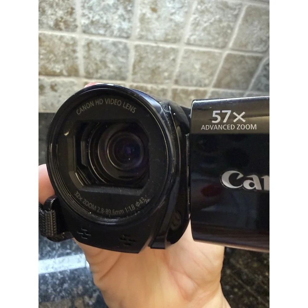 Canon‎ VIXIA HF R600 Video Camcorder Camera Full HD 57x Zoom CMOS